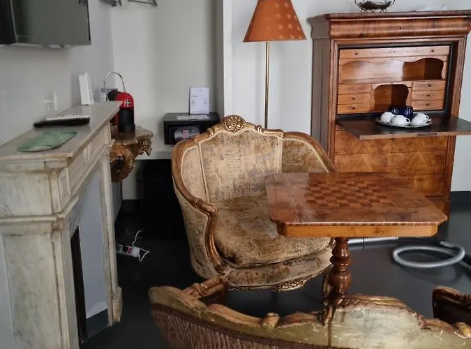 94 Piazza Di Spagna Maison d'hôtes 2*