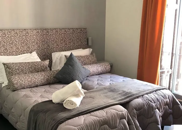 94 Piazza Di Spagna Maison d'hôtes 2*