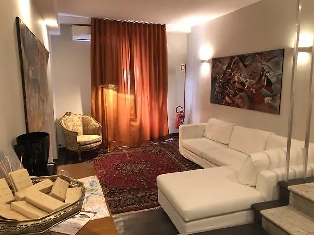 94 Piazza Di Spagna Penzion 2*